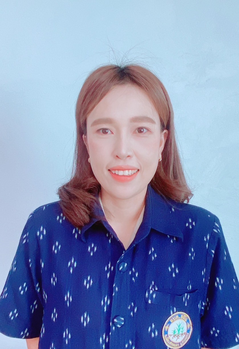 นางณฉัตร กุลาเศรษฐ์กุล